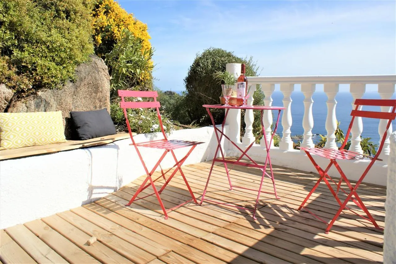 Casita En Roses Con Vistas Impresionantes Del Mar Y La Montana Villa